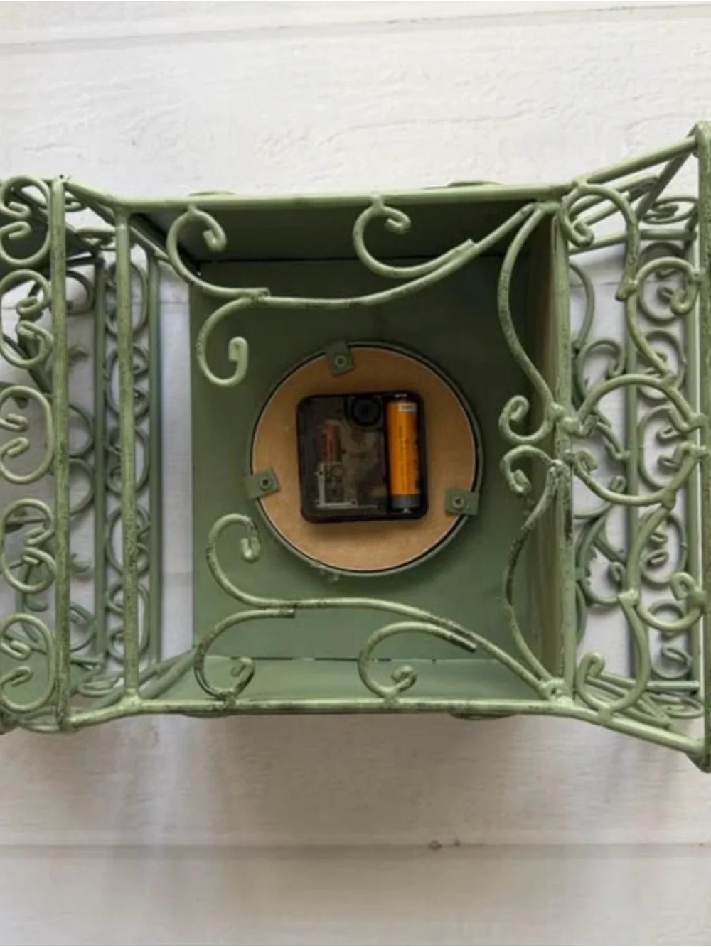 Edinburgh Clock Works Co. Vintage Style Metal Clock